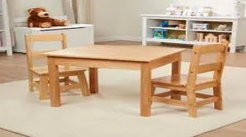 Review of the Melissa & Doug Wooden Table and Chairs Set