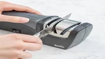 Smith's Electric Knife Sharpener – A Cutting-Edge Tool for Every Kitchen