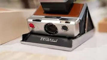 A Nostalgic Journey: Rediscovering the Magic of Retro Polaroid Cameras