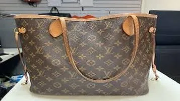 Louis Vuitton Neverfull Tote